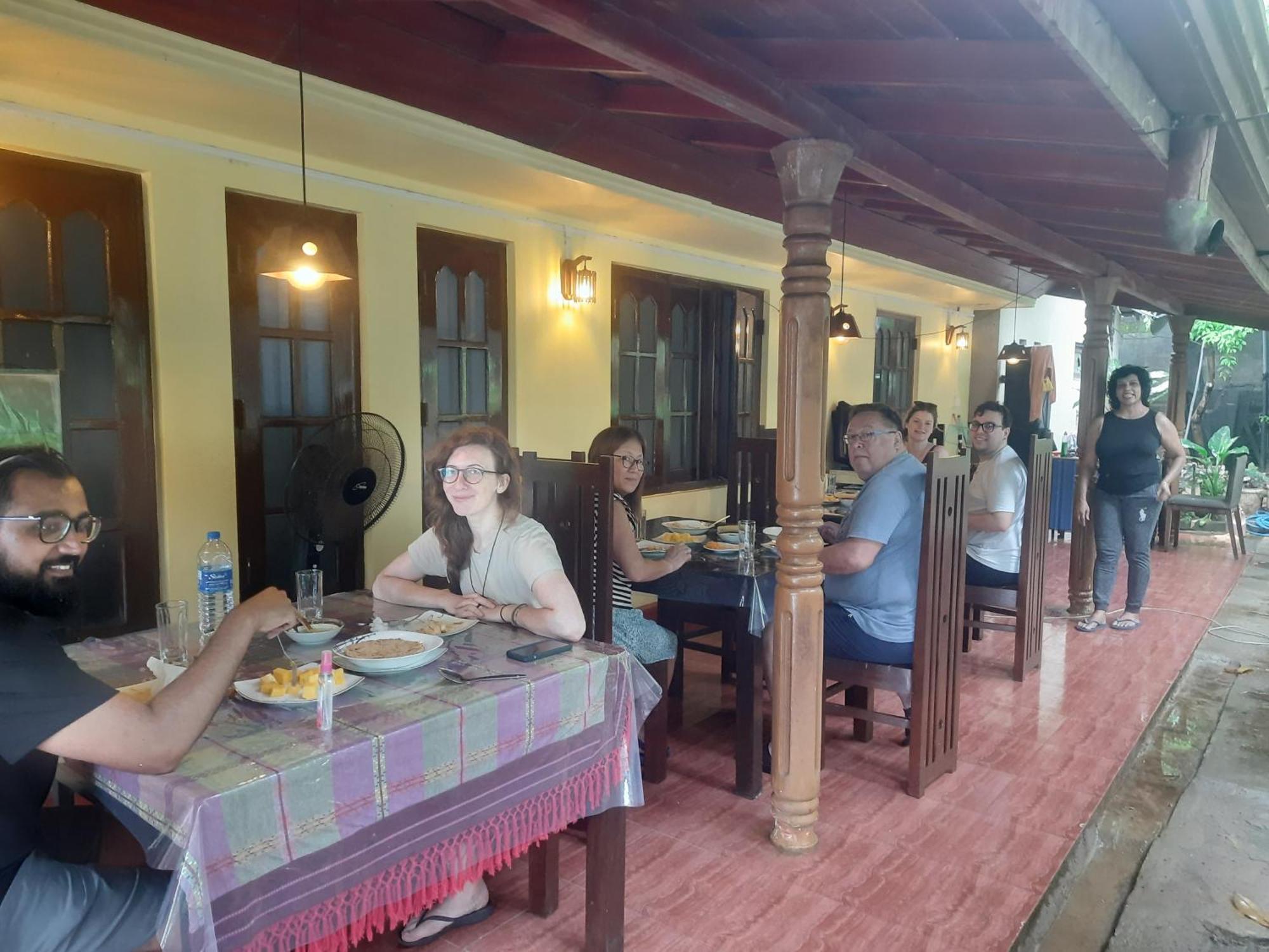 Sea Bay Inn Tangalle Buitenkant foto